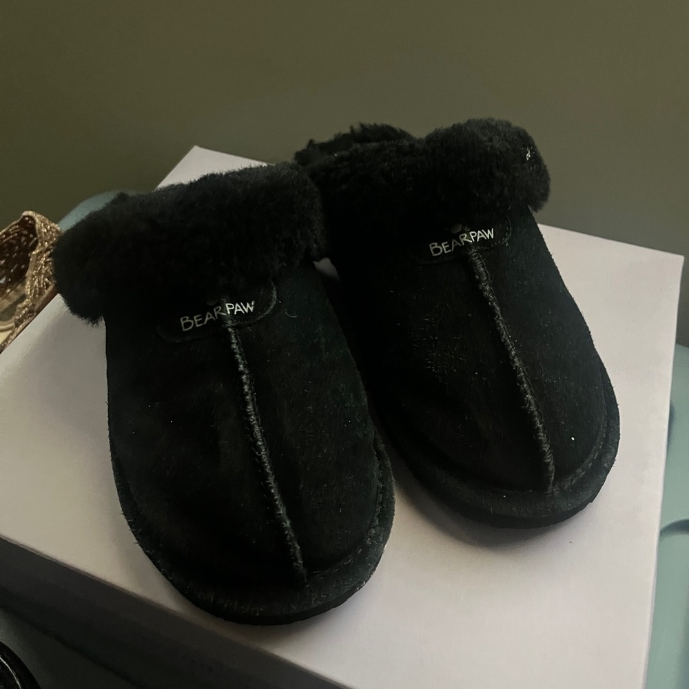 Bearpaw Black Slippers